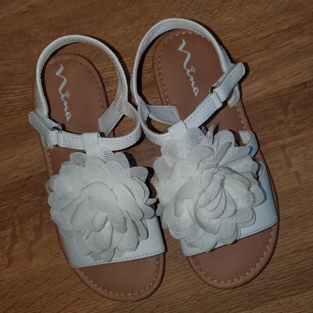 Girl's sandals